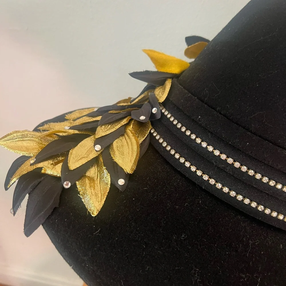 DEADSTOCK 90’s Vintage Black Wool Felt Fedora Gold Leaf Rhinestones Women's Hat - Picture 13 of 16